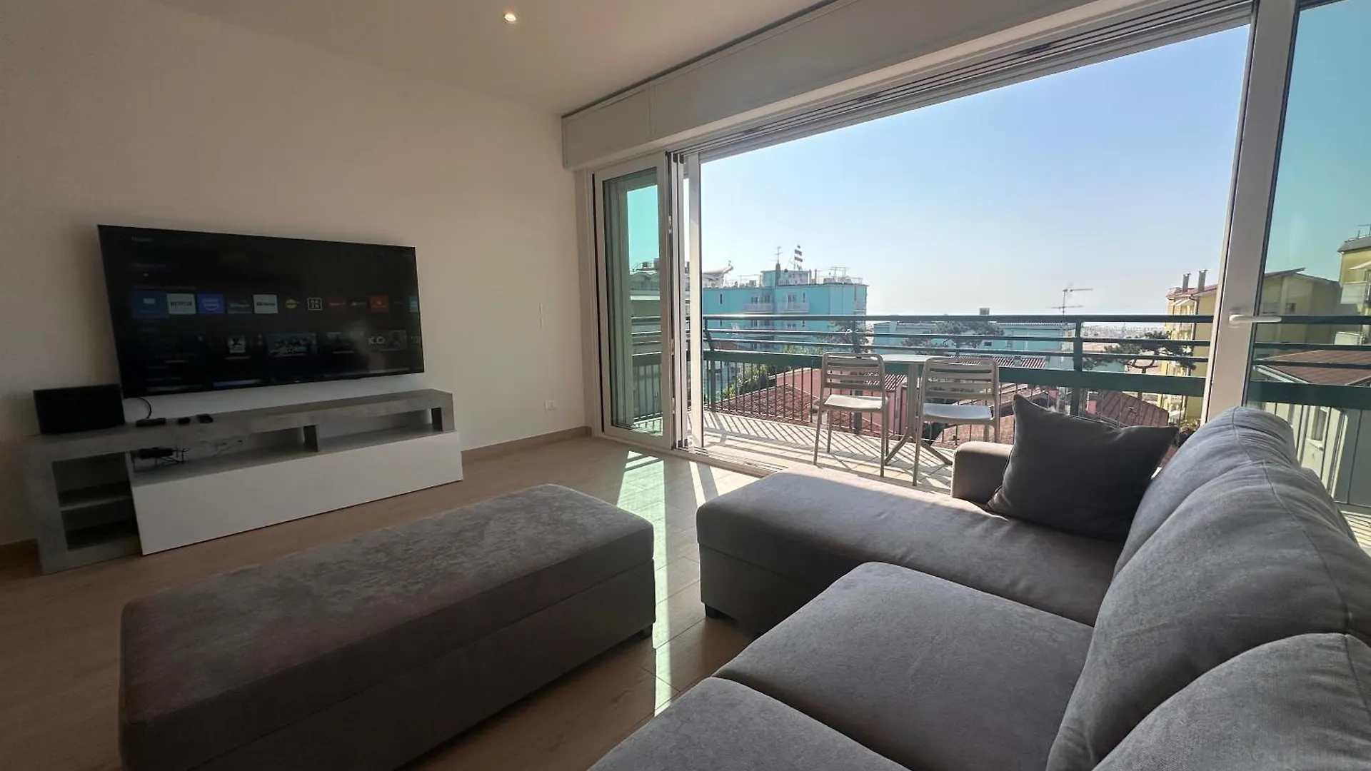 Mareblu 45 - Seaview Luxury Apartment Caorle